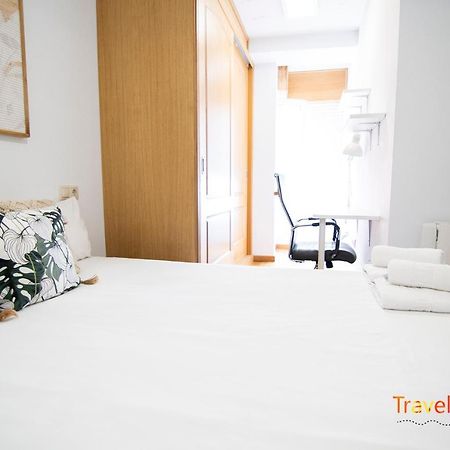 Bright Entire Apartment Saint-Jacques-de-Compostelle Extérieur photo