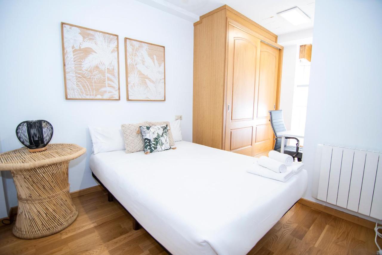 Bright Entire Apartment Saint-Jacques-de-Compostelle Extérieur photo